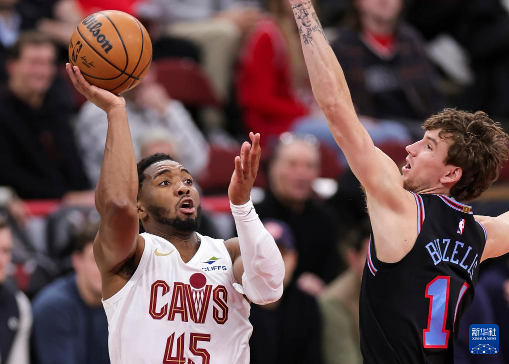 九游网页官网-刚刚！芝加哥公牛关键时刻外线爆发克里夫兰骑士今夜刷新队史纪录，切尔西围绕欧联完成体检